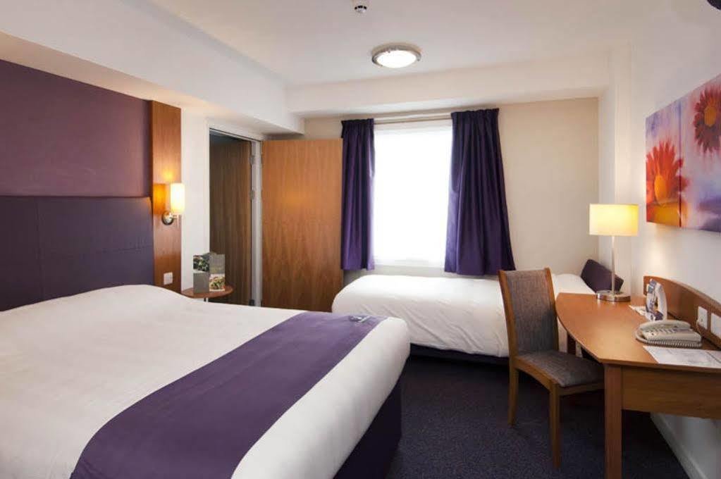 Premier Inn Bicester Kültér fotó