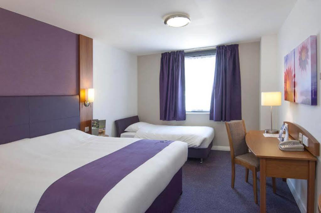 Premier Inn Bicester Kültér fotó